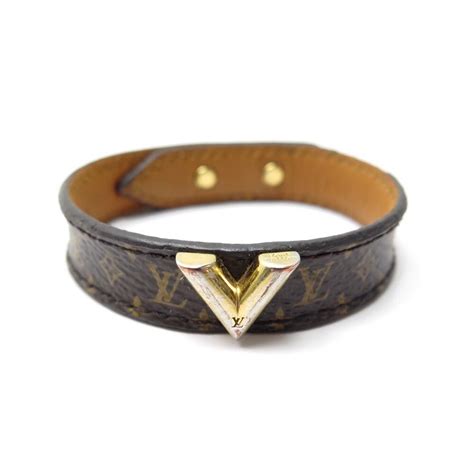 louis vuitton bracciale rssence v|louis vuitton essential v.